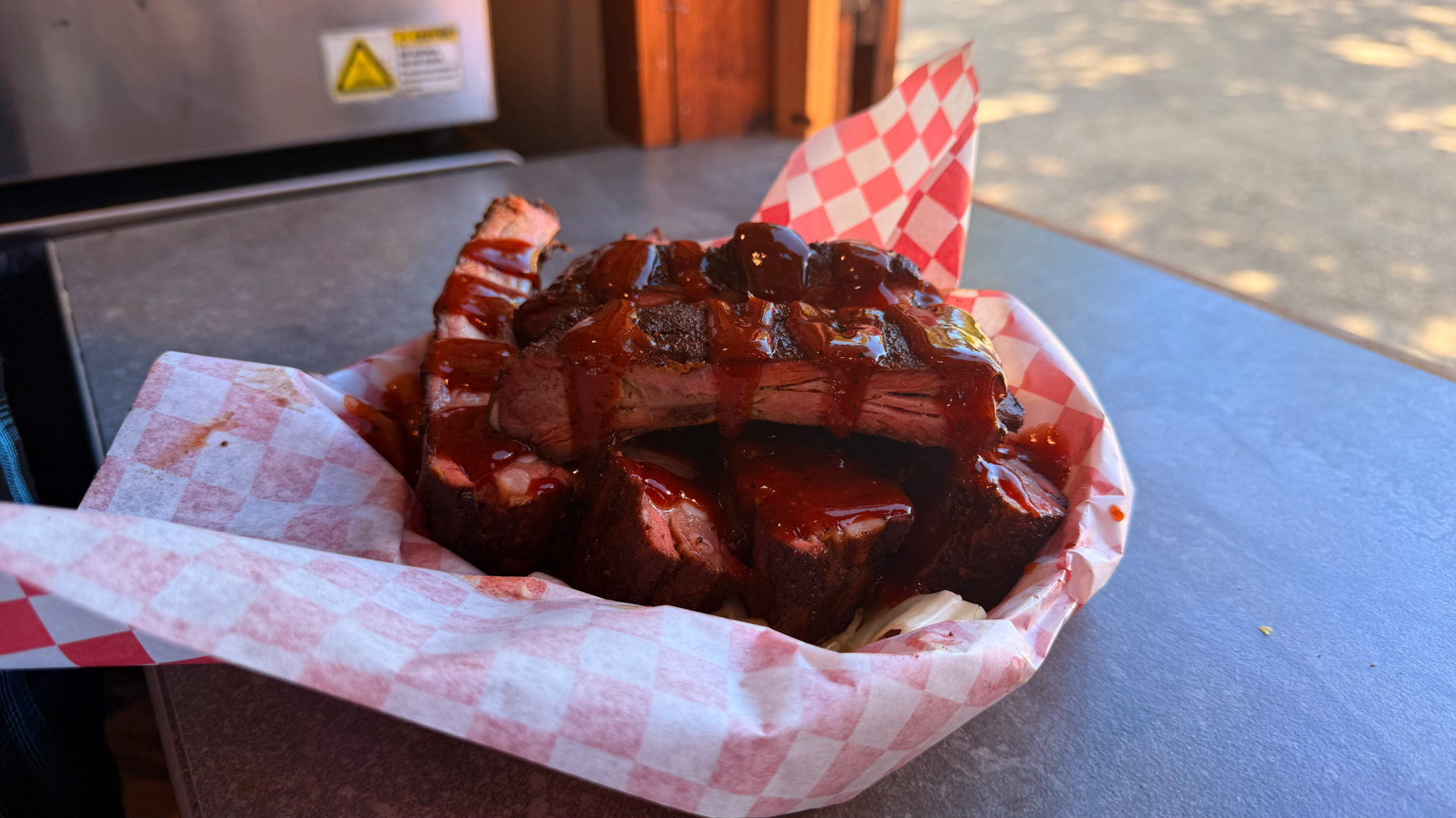 Saucy smoked ribs